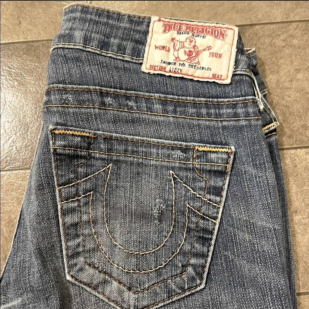 True Religion “Lizzy” Jeans Lightly Distressed Size 25 Waist
